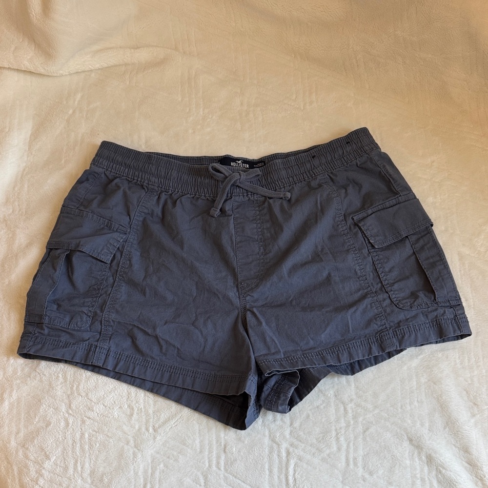 Hollister Women's Blue Cargo Shorts